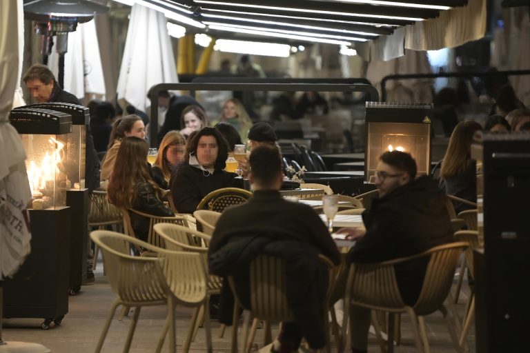 Sindicatos convocan huelga en la hostelería en la provincia de A Coruña el 12 de agosto, coincidiendo con el eclipse