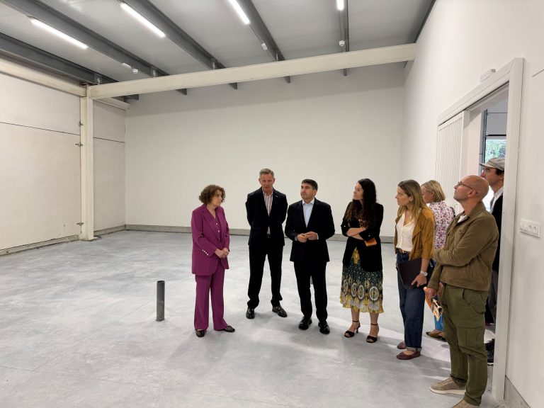 Inaugurada la plataforma llamada a «revolucionar» el reparto de mercancías de la última milla en Santiago