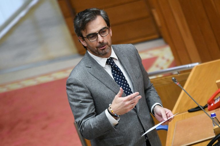 La Xunta insta al Gobierno a «tomar medidas en la frontera» y a «dejar de tensionar» los sistemas de acogida de las CCAA