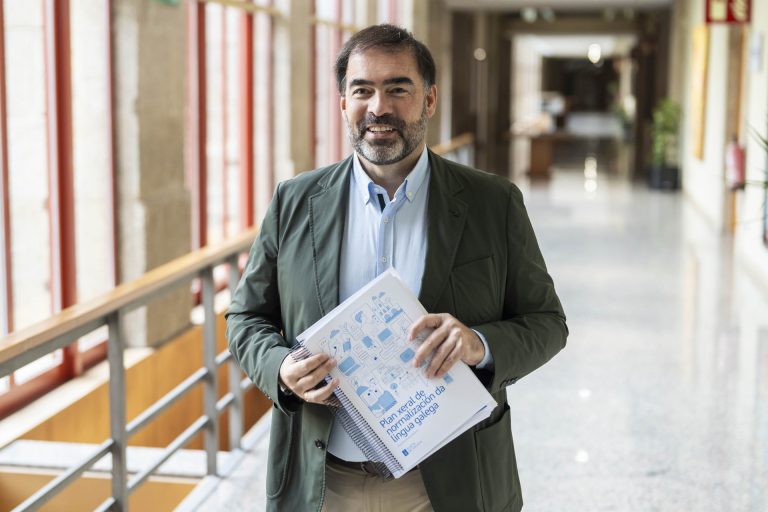 El PPdeG reivindica «trabajo útil» en el Parlamento frente a un BNG «instalado en el no» y el PSdeG «a remolque»