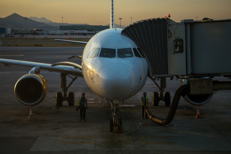 La Xunta deja las «puertas abiertas» a cualquier ruta aérea que pueda ser captada en Galicia tras la llegada de Wizz Air