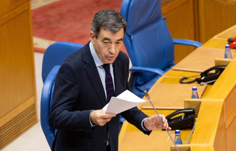 La Xunta acepta pagar las clases de gallego en Londres este curso si el Gobierno firma el «compromiso» de continuidad