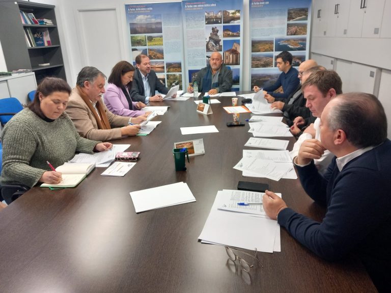 El Consorcio As Mariñas pide una reunión por el área metropolitana a Inés Rey y la acusa de «excluir» a municipios
