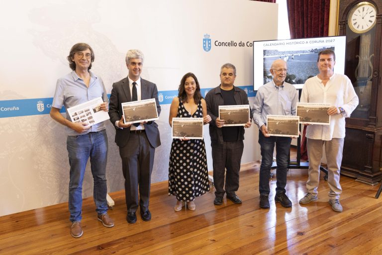 El Ayuntamiento de A Coruña presenta una nueva edición del calendario histórico