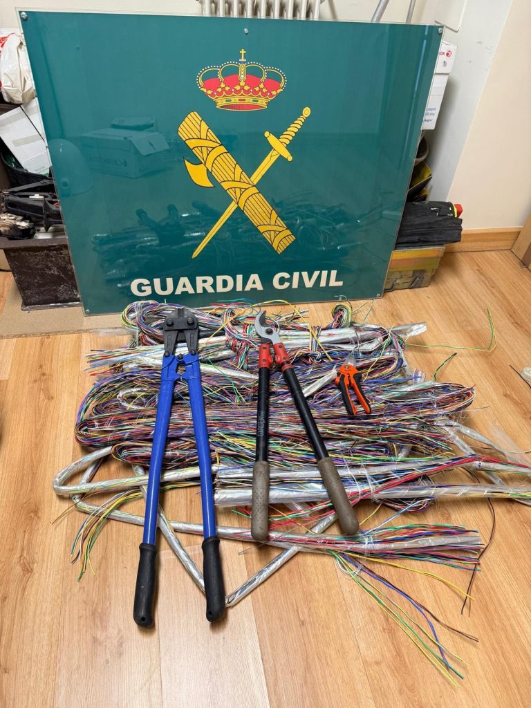 Detenidos tres hombres como presuntos autores del robo de 40kg de cable de cobre en Vilamartín de Valdeorras (Ourense)