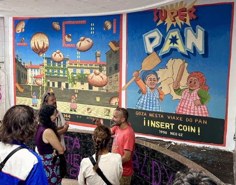 Ocho murales transforman en «museo del arte urbano» los 220 m2 de unas galerías comerciales de Santiago