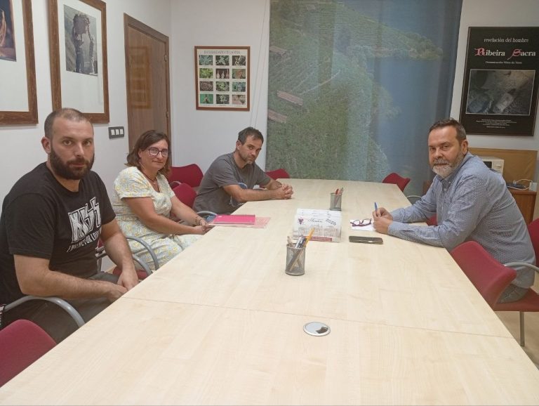 Rural.- Sindicato Labrego y Consello Regulador de Ribeira Sacra coinciden en la necesidad de impulsar la mejora de la DO
