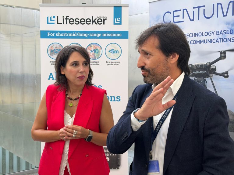 Lorenzana anima a empresas a sumarse a los acuerdos para impulsar grandes proyectos en seguridad y defensa en Galicia