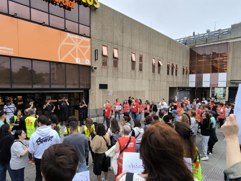 Personal del comercio de alimentación de la provincia de A Coruña convoca huelga los días 15, 16 y 17