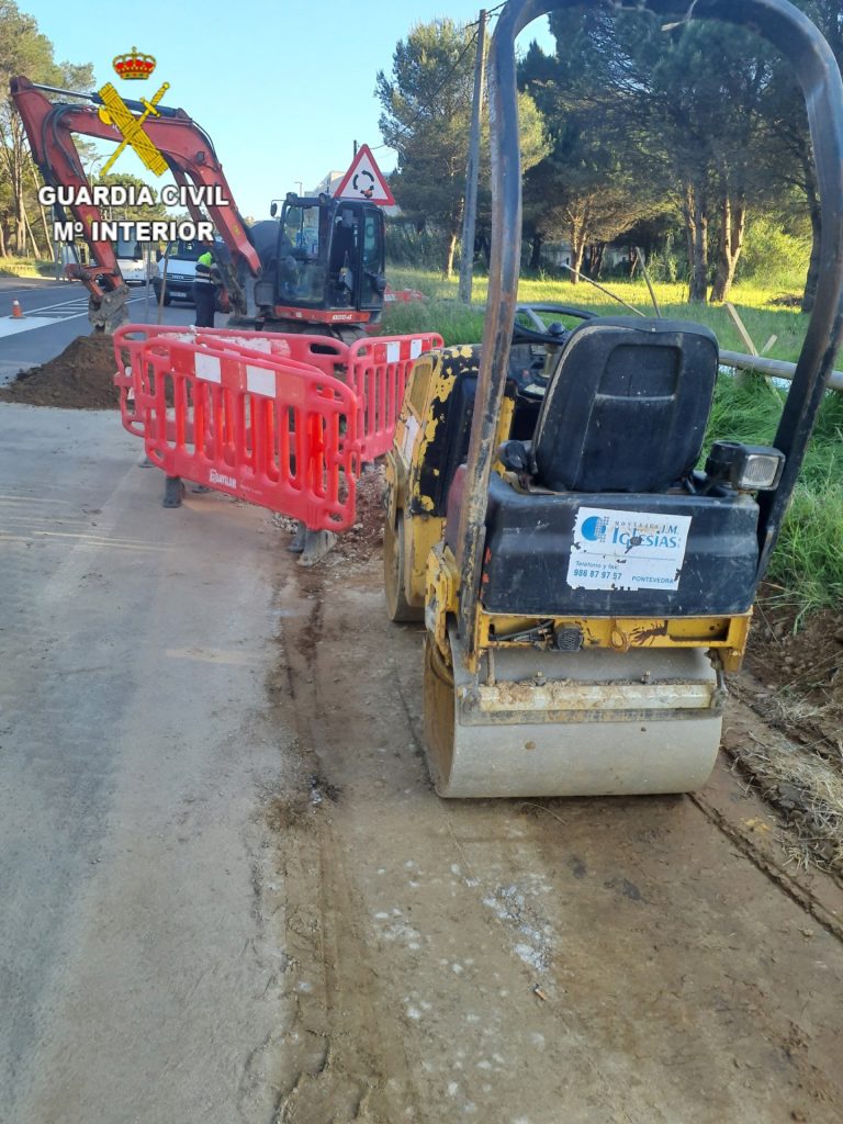 Sucesos.- Investigan a cuatro responsables de unas obras en Sanxenxo (Pontevedra) por manipular tuberías con amianto