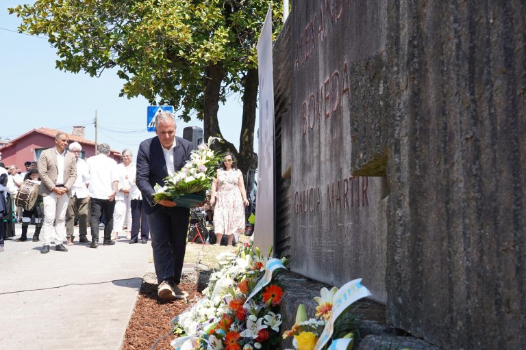 Familiares de Alexandre Bóveda y autoridades conmemoran en Pontevedra el Día da Galicia Mártir
