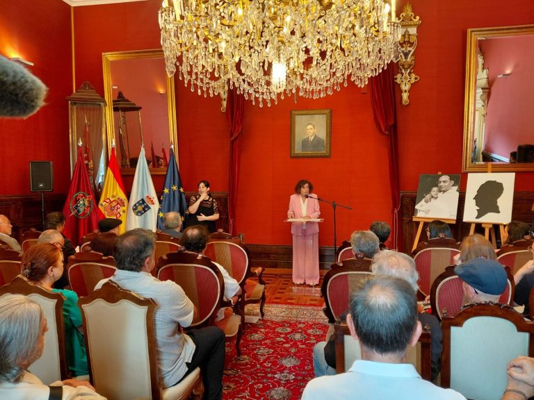 Santiago recuerda a Ánxel Casal en el 90º aniversario de su fusilamiento en un acto a favor del «fin del silencio»