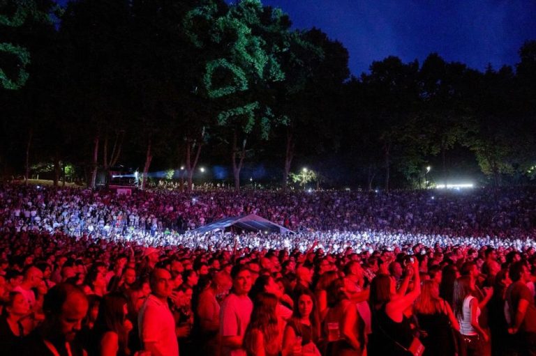 Caballero cifra en 600.000 los asistentes a los conciertos y retransmisiones de partidos en Castrelos