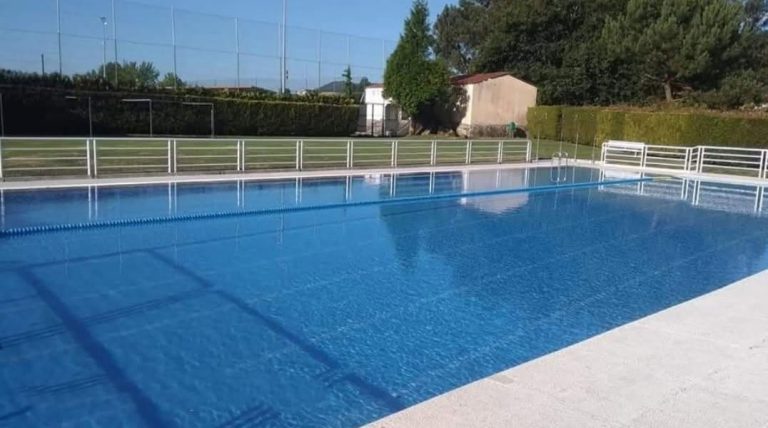 O Campo Lameiro (Pontevedra), en alerta por la sequía, cierra su piscina municipal