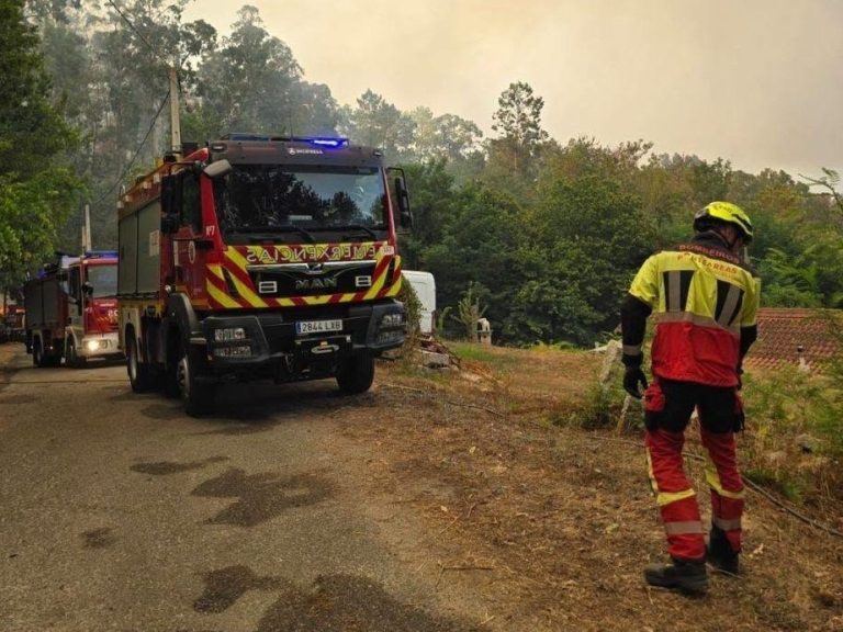 Rural.- Extinguido el incendio forestal de Ponteareas tras calcinar más de 76 hectáreas