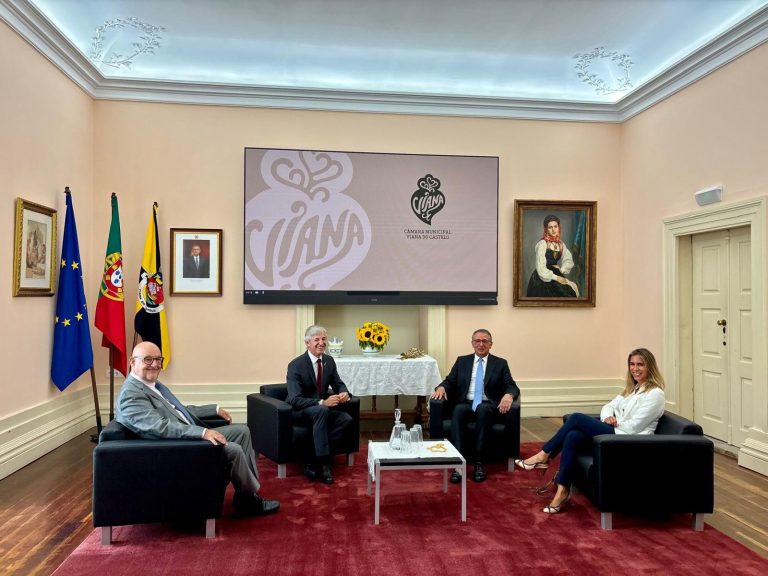 Eixo Atlántico pide al presidente luso su mediación para fijar una fecha de finalización del puente ferroviario del Miño