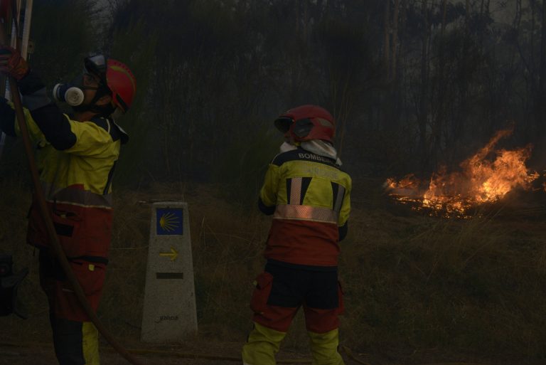Rural.- Estabilizado el incendio forestal de Padrenda (Ourense) tras calcinar 20 hectáreas desde la madrugada