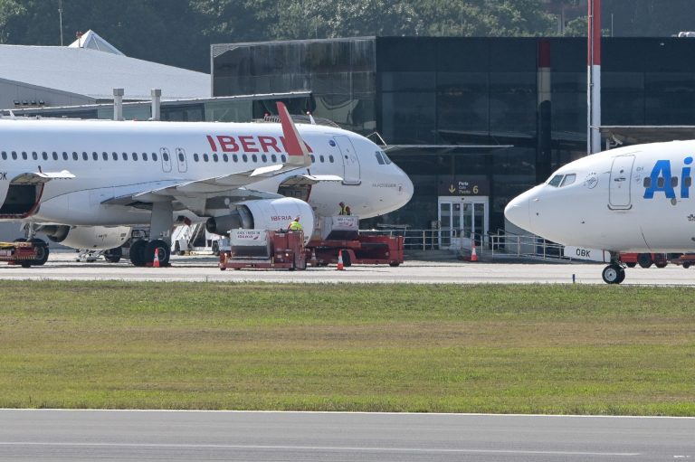 Turismo.- Volotea, única compañía que concurre al concurso de A Coruña con propuesta de cinco rutas en vuelos nacionales