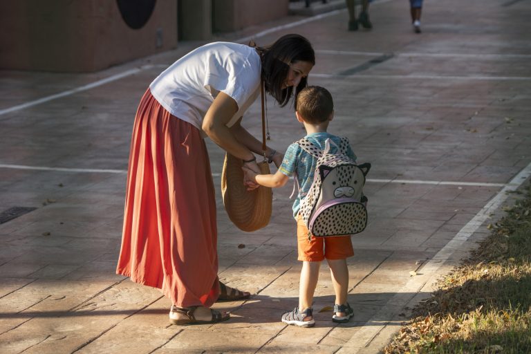 El gasto escolar al año en Galicia asciende a 1.680 euros por hijo, según la OCU
