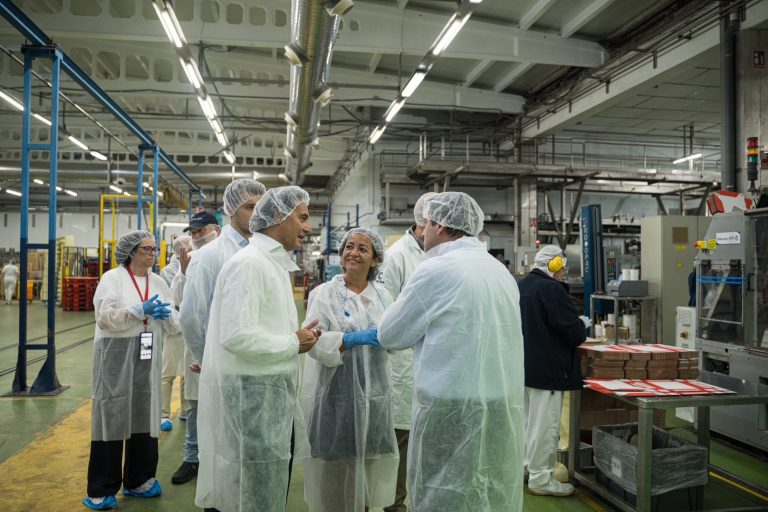 Pesca.- La Xunta pone en valor el peso de Jealsa como uno de los referentes de la cadena mar-industria gallega