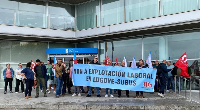 Personal de Lugove-Subus se concentra en Vigo contra la «explotación» y los «constantes» incumplimientos laborales