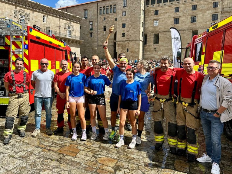 El bombero Jimmy Go completa en Santiago sus 30 maratones por España por la prevención del suicidio