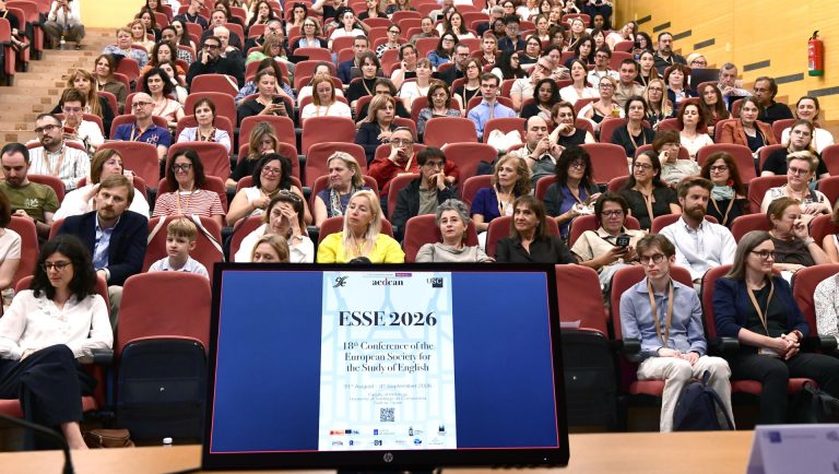 Cerca de 800 investigadores debaten en Santiago sobre los avances en el campo de la lingüística inglesa y la literatura