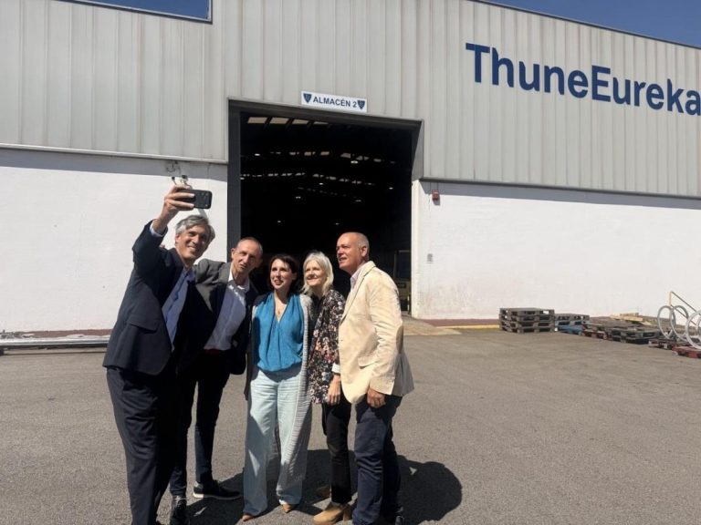 Lorenzana invita a Thune Eureka a participar en la convocatoria para la fabricación de productos de defensa