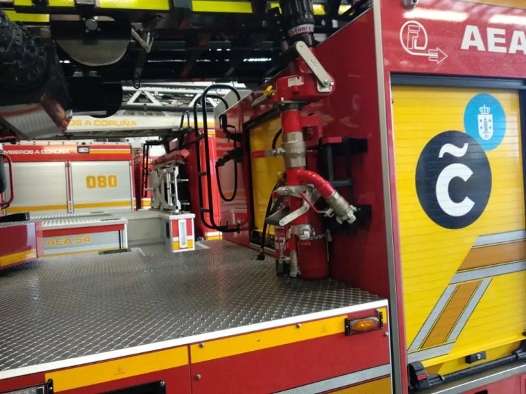 Sucesos.- Trasladadas dos personas tras un incendio en una vivienda en A Coruña