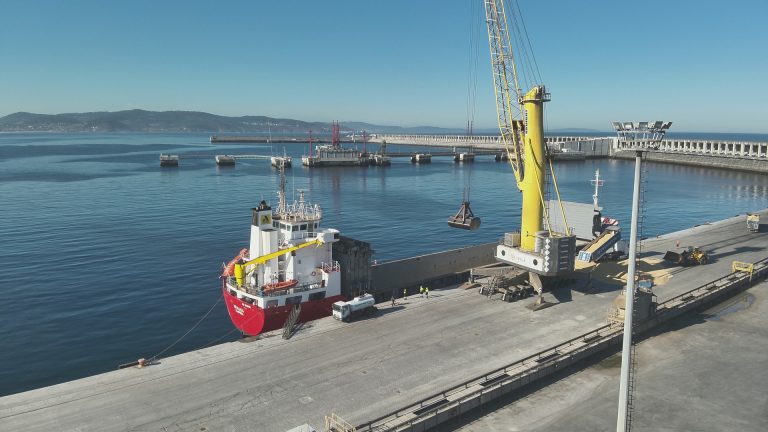 La Xunta somete a información pública la obra de un poliducto para la descarga de crudo de Repsol en Punta Langosteira