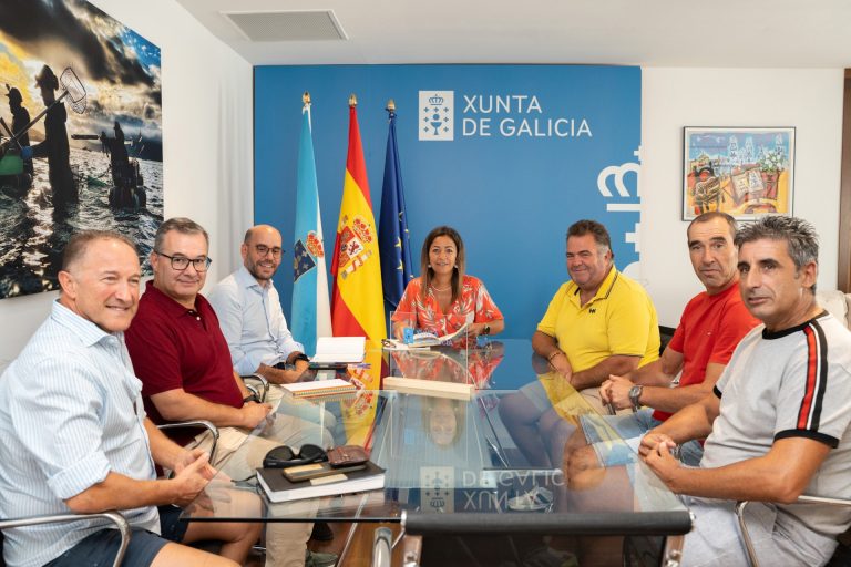 Pesca.- Xunta y mejilloneros de Arousa abordan la evolución de la campaña y la situación de la actividad