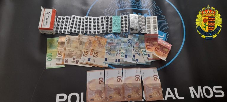 Detenido en Mos (Pontevedra) un conductor con más de 100 comprimidos sin garantía sanitaria, billetes falsos y sin ITV