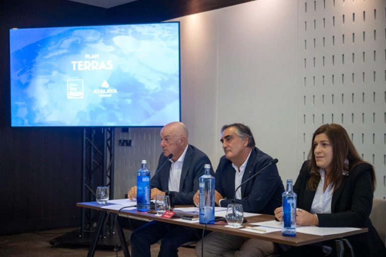 La empresa tras la mina de Touro compromete un mínimo de 45 millones para su plan social y abrirá un proceso de consulta