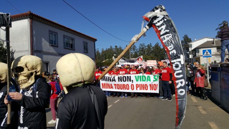 La Plataforma Contra a Mina de Touro-O Pino acusa a Cobre San Rafael de usar como «limosna» su plan social