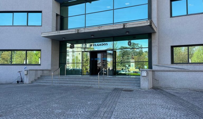 Juzgan en Lugo a un hombre tras inspeccionar su coche y vivienda y encontrar grandes dosis de cocaína y heroína