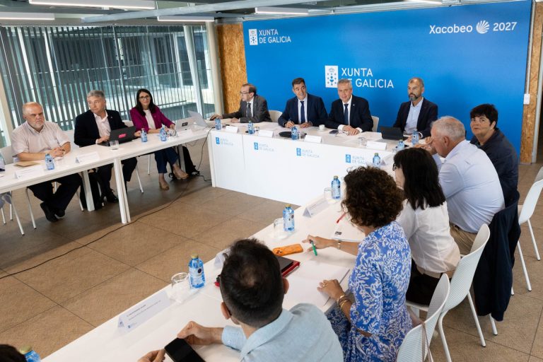 Xunta y rectores avanzan en la descentralización de Medicina: Ultiman la llegada de docentes asociados a Vigo y A Coruña
