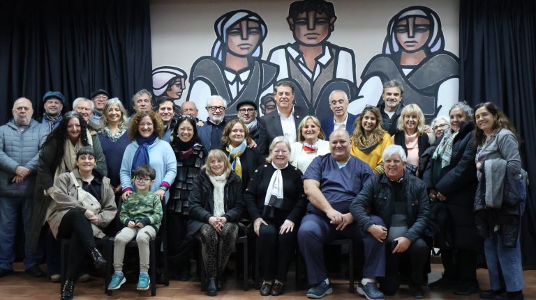 Besteiro acusa a Feijóo y a Rueda de «alimentar» todo el verano la ofensiva que deja sin voto a nietos de la emigración