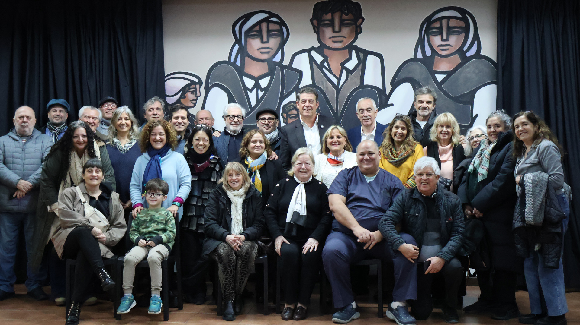 Besteiro acusa a Feijóo y a Rueda de "alimentar" todo el verano la ofensiva que deja sin voto a nietos de la emigración