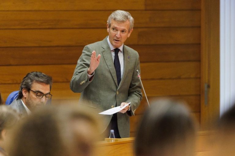 Rueda, acusado de «absentismo» y «palmero de Feijóo», defiende ir a Madrid a «apoyar» al presidente de Ceuta