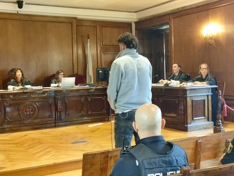 La expareja de un hombre juzgado en Pontevedra por maltrato confirma agresiones habituales: «Le tenía muchísimo miedo»