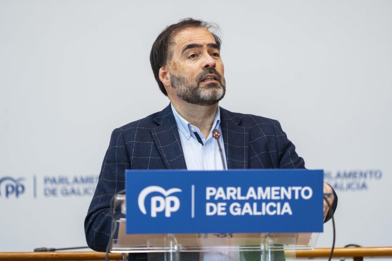 El PPdeG acusa a BNG y PSdeG de «blanquear» a un Gobierno que «no funciona» y de «someterse» a Madrid