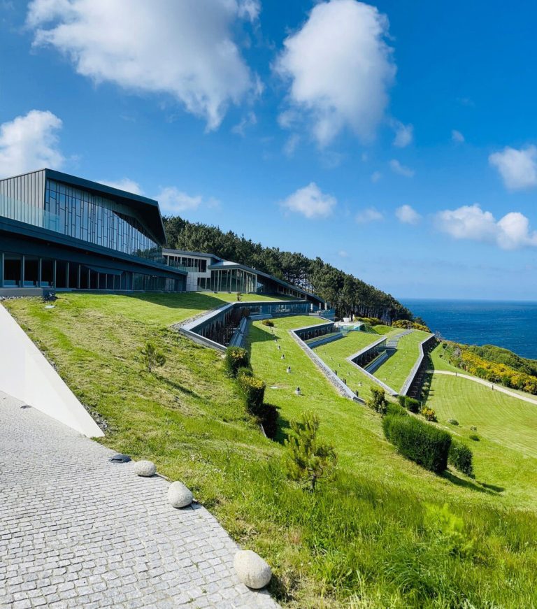 El parador de Muxía lidera la temporada de verano en España al rozar una ocupación del 99%