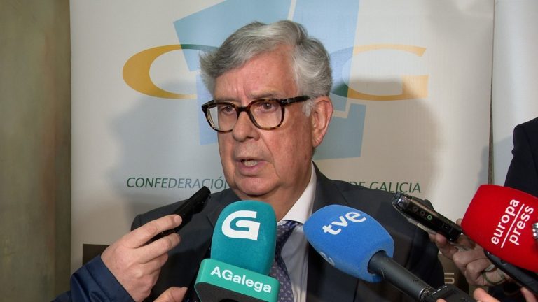 El presidente de la CEG dice desconocer «el caso» del conselleiro de Emprego, pero defiende a las empresas vitivinícolas