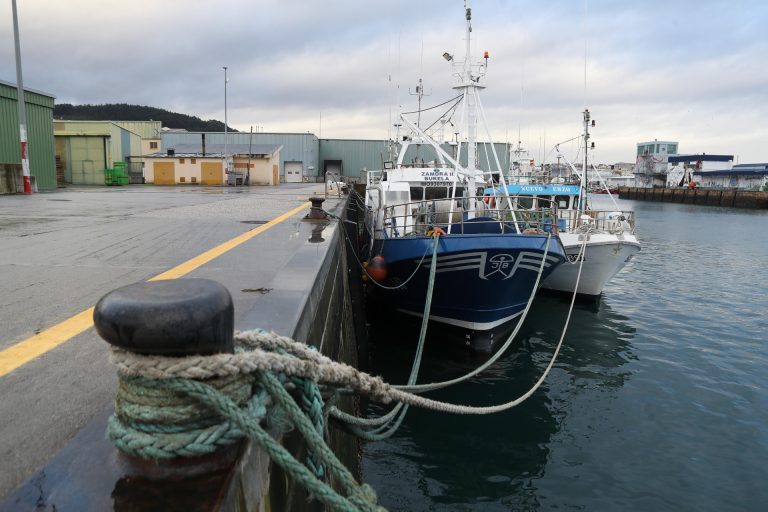 Pesca.- Las cofradías gallegas se reunirán este lunes para abordar la subida de combustibles