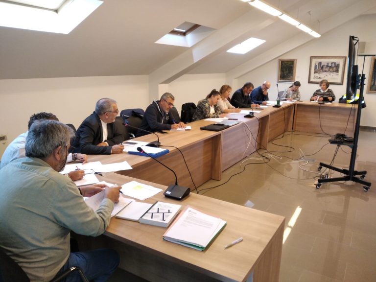 La Diputación de A Coruña y ayuntamientos del área de Santiago difunden el patrimonio de ‘Compostela Rupestre’