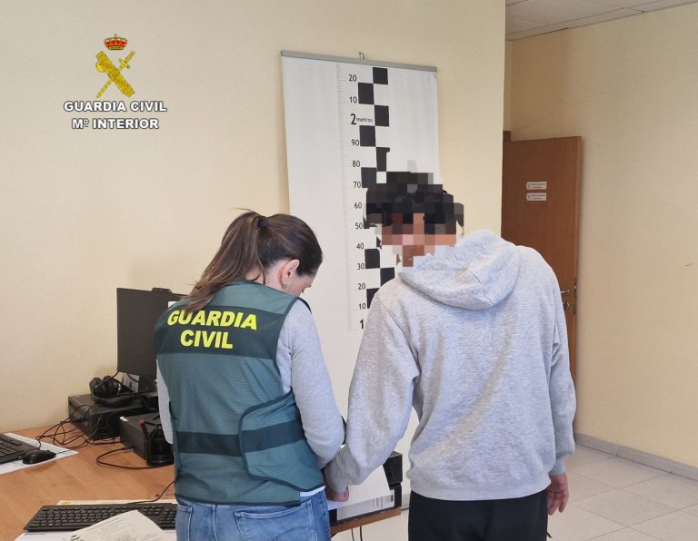 Detenido el autor de dos atracos a mano armada en bancos de Catoira y Meis en los que robó más de 20.000 euros