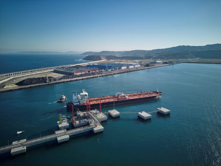 Crece la cifra de negocio en el puerto de A Coruña, con aumento en cruceros y pesca