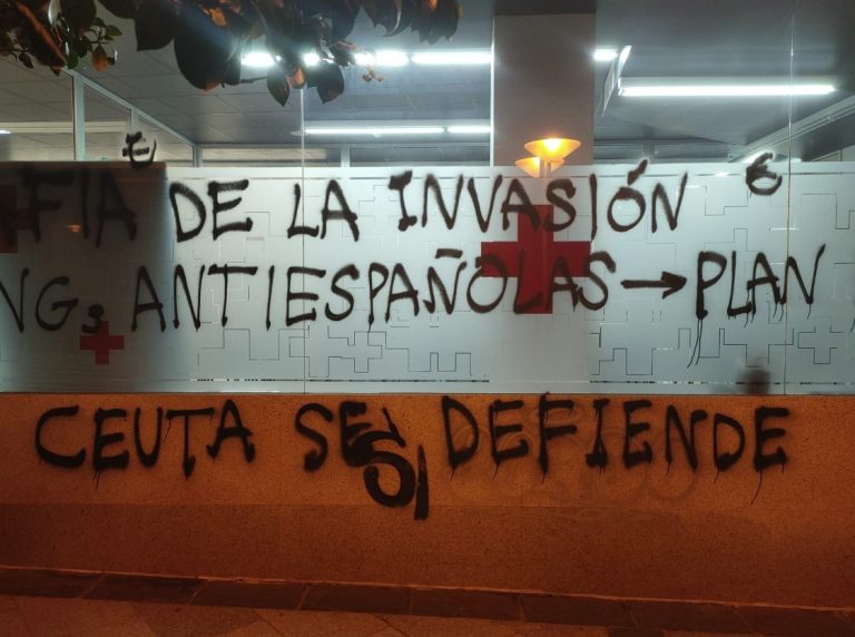 Convocan concentración el viernes ante la sede de Cruz Roja en Ferrol tras el ataque con pintadas