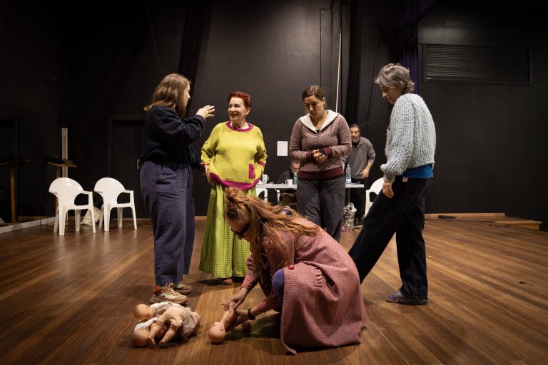 La nueva obra de Redrum recupera la memoria de las represaliadas por el franquista Patronato de Protección de la Mujer