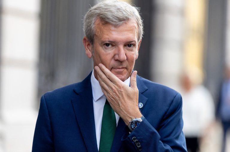 Rueda asegura que el pacto PP-PSdeG «frena el monolingüismo que quiere el BNG» y garantiza la «libertad y el equilibrio»